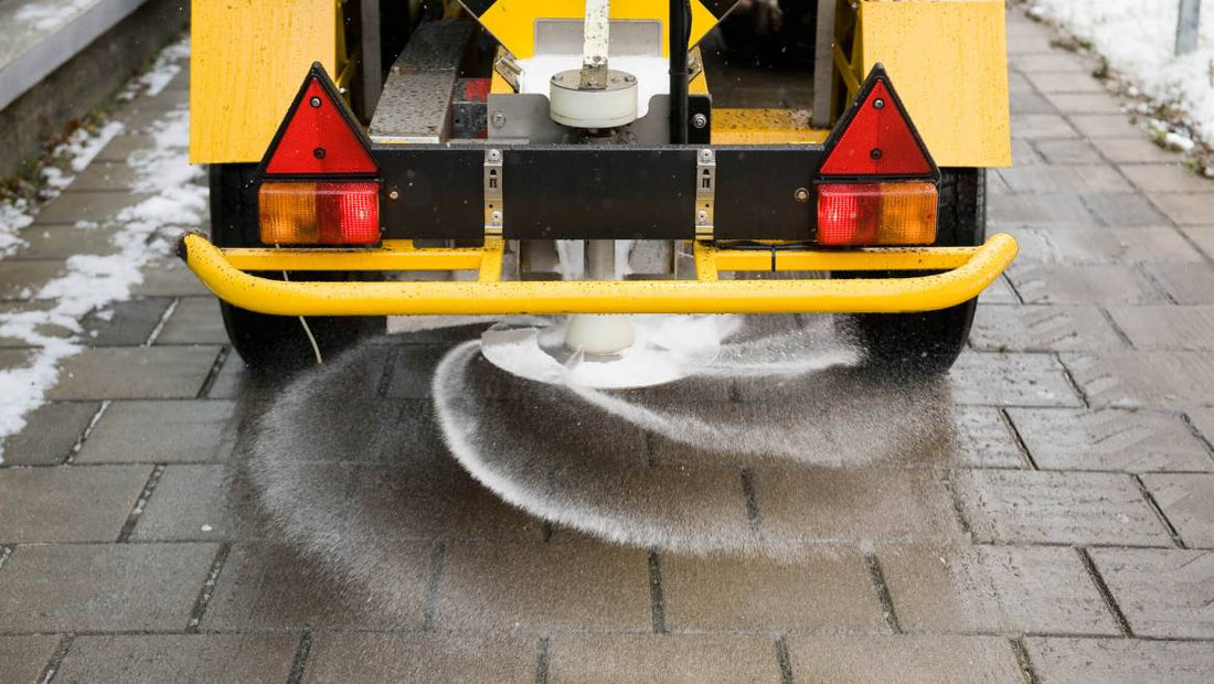 Salage des routes en hiver : comment éviter la corrosion ? – Musher  Antiglisse