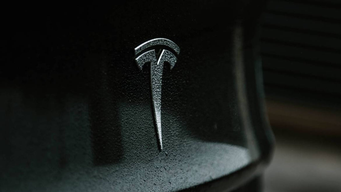 Chaussettes à neige pour véhicules Tesla : comment rouler en toute sécurité cet hiver ?