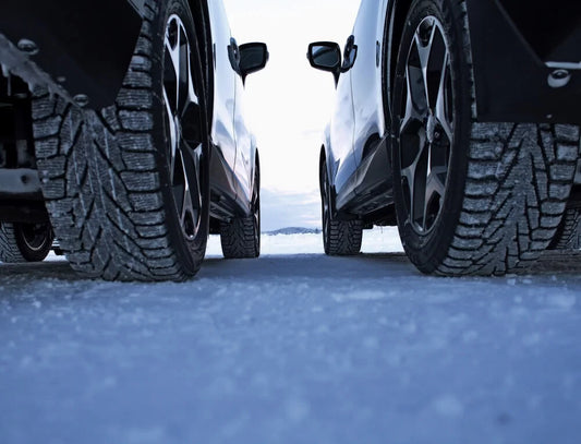 Pneus hiver ou pneus 4 saisons : quel équipement pour rouler en hiver ?